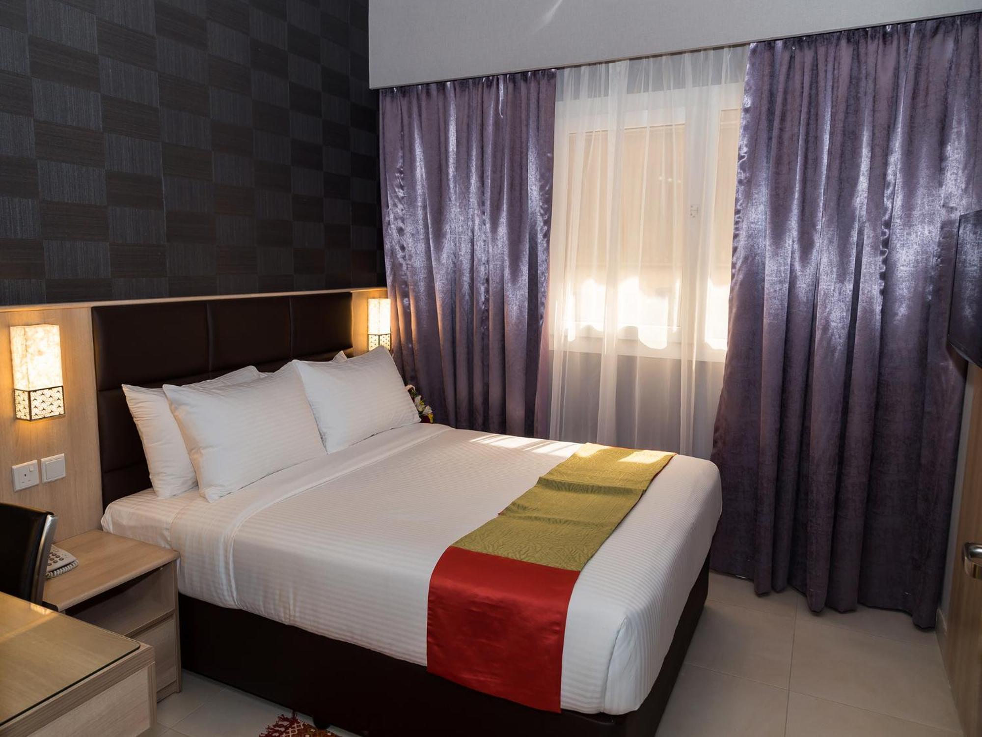 Florida Square Hotel Dubai Room photo